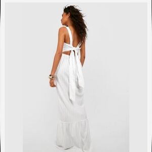 Boohoo White Backless Maxi Dress Tall Girl Friendly Long Maxi will Fit to 1x